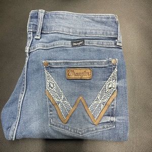 Woman’s Wrangler Retro Jeans